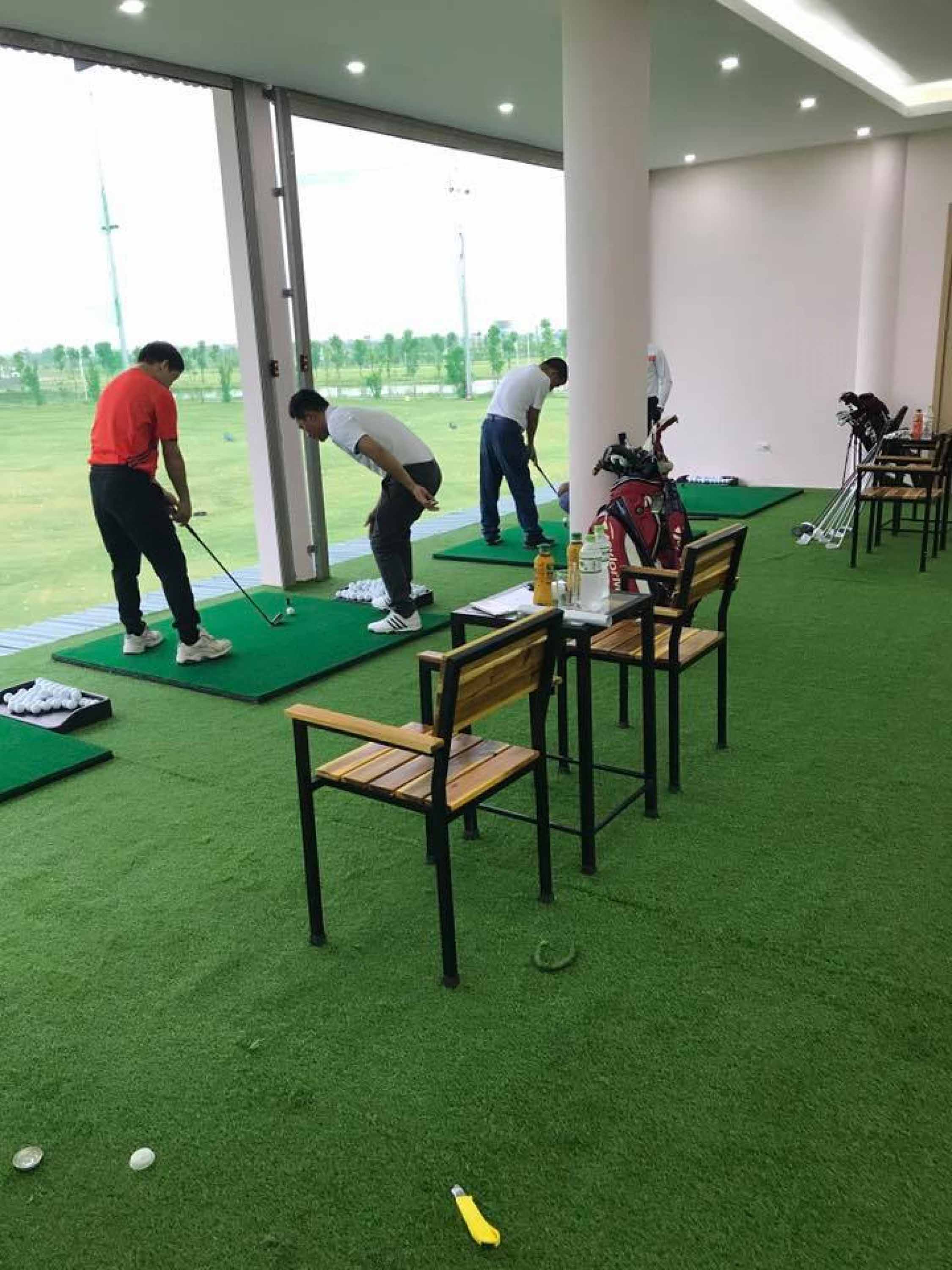 Cung cấp cỏ nhân tạo cho học viện golf tại sân tập Thanh Hà